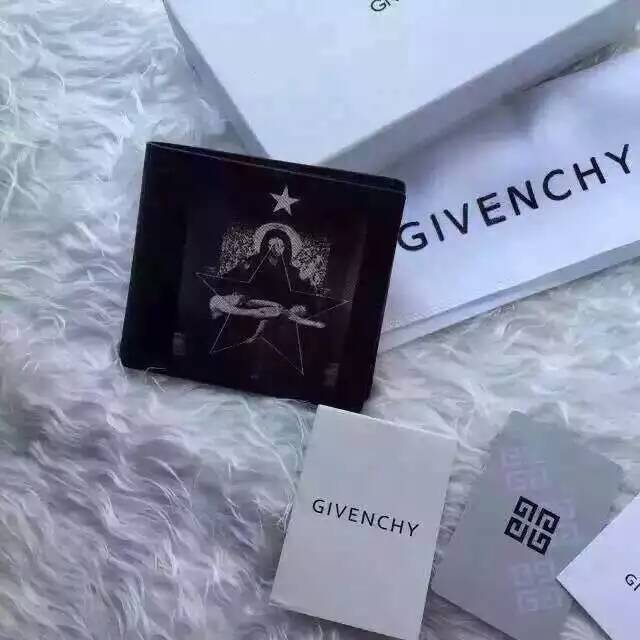 個性的なデザ 人気ブランドGivenchy 実物の写真 N品スーパーコピー代引き対応国内発送後払い安全必ず届く優良サイト